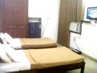 Om Palace Otel Yeni Delhi Dış mekan fotoğraf