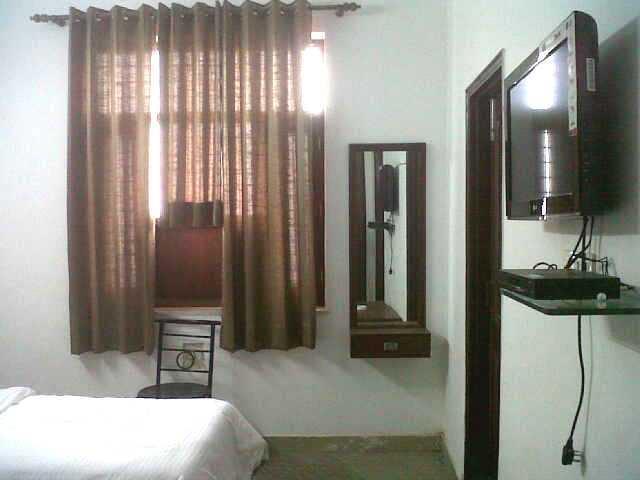 Om Palace Otel Yeni Delhi Dış mekan fotoğraf